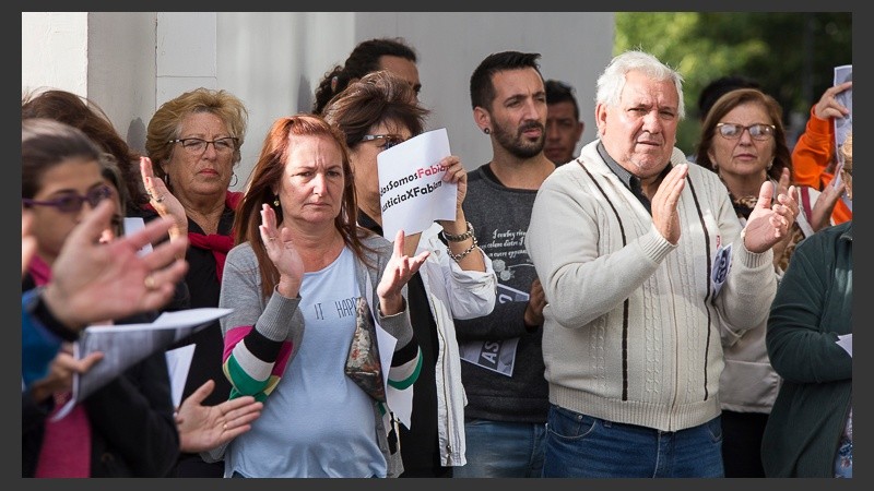 Familiares y amigos de la víctima fueron a pedir Justicia al Centro de Justicia Penal.