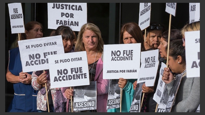 Familiares y amigos de la víctima fueron a pedir Justicia al Centro de Justicia Penal.