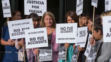 Familiares y amigos de la víctima fueron a pedir Justicia al Centro de Justicia Penal.