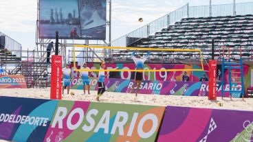 Vista de una de las canchas principales. La Forida cambió su fisonomía para recibir los juegos de playa.