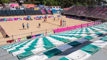 El estadio principal con cuatro tribunas..