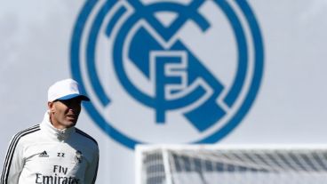 Zidane dirigió la práctica y renueva la esperanza merengue.