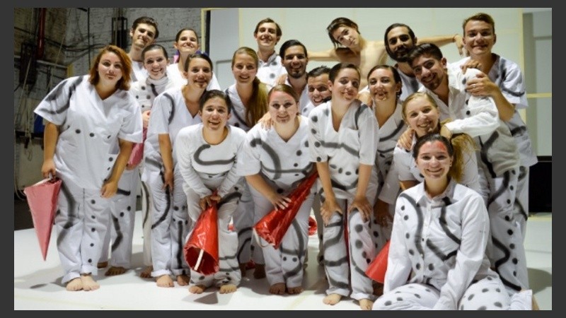 No se requiere experiencia previa y no hay límite de edad para el cursado.