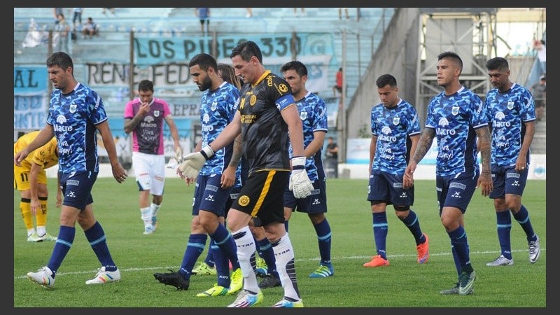 El plantel atraviesa un duro momento en la B. 