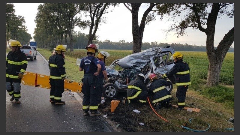 El Peugeot que conducía Alarcón quedó totalmente destrozado. 