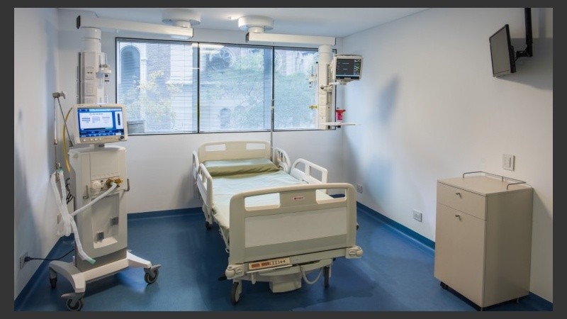 Habitación de la unidad de terapia intensiva del Hospital Privado de Rosario. 