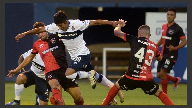 En el último choque entre ambos, Newell's cayó ante Gimnasia en el Bosque.
