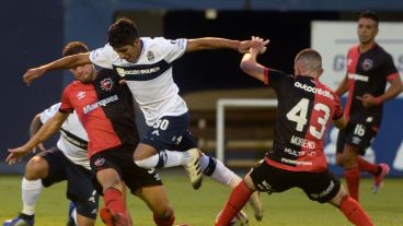 En el último choque entre ambos, Newell's cayó ante Gimnasia en el Bosque.