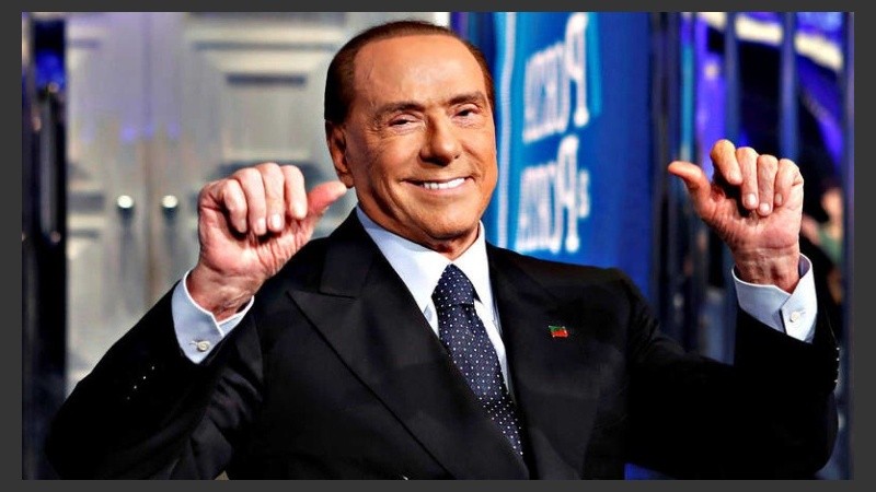 Berlusconi, más complicado aún por la muerte de la testigo en el juicio en su contra. 