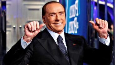 Berlusconi, más complicado aún por la muerte de la testigo en el juicio en su contra.