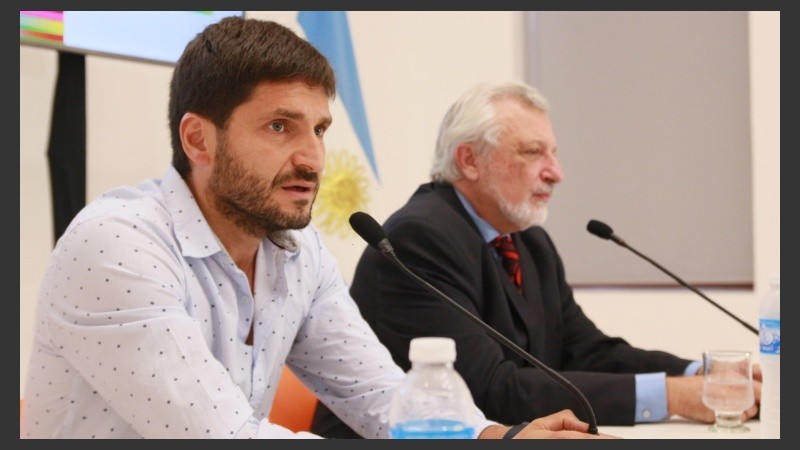 Los ministros de Seguridad y Justicia hicieron el anuncio de las denuncias que serán presentadas en el fuero provincial y federal.