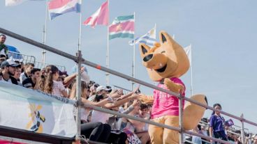 Guazú hace bailar al público.