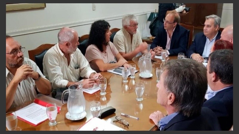 El nuevo encuentro paritario se concretó por la mañana en Santa Fe.