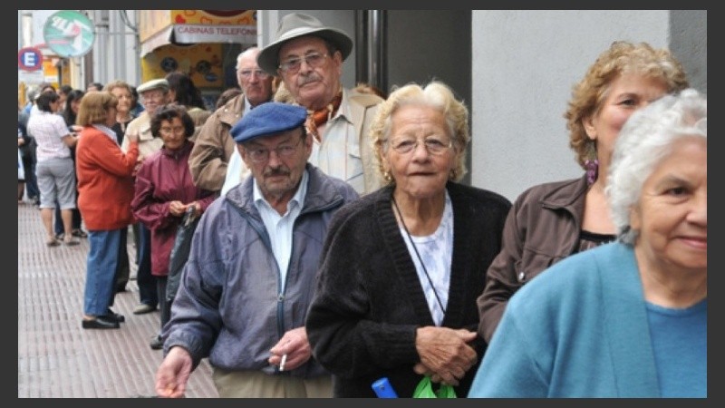 Las personas mayores tienen costos muy superiores a los del resto de los habitantes.