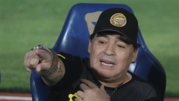 Maradona podría tener 10 hijos, según las versiones.