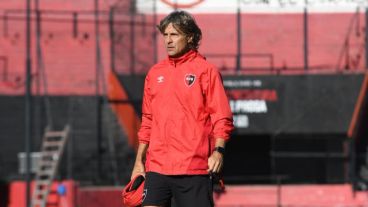 El técnico dejó afuera al "Polaco" porque no fue a entrenar este viernes.