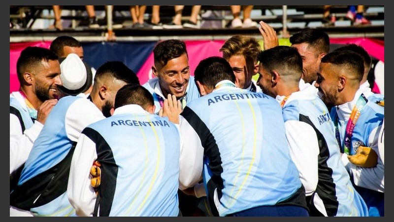 El equipo de fútbol playa no pudo con Brasil pero sumó una medalla de plata.