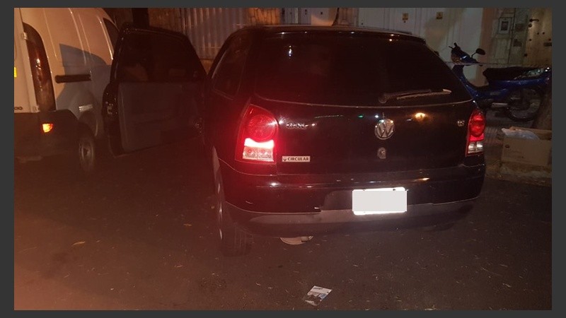 El auto del que descendió la víctima.