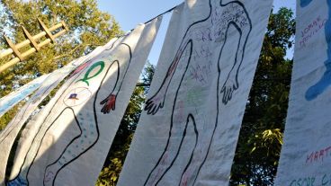 El siluetazo en los alrededores de la Quinta de Funes.