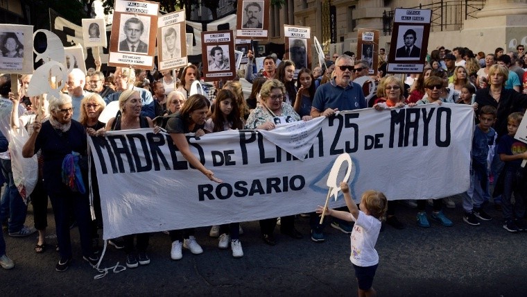 Otra manifestación multitudinaria por memoria, verdad y justicia.