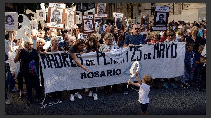Otra manifestación multitudinaria por memoria, verdad y justicia.