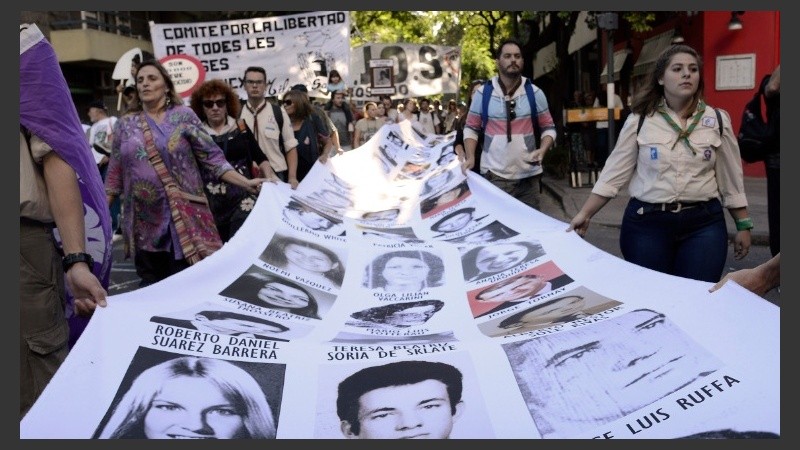 Otra manifestación multitudinaria por memoria, verdad y justicia.