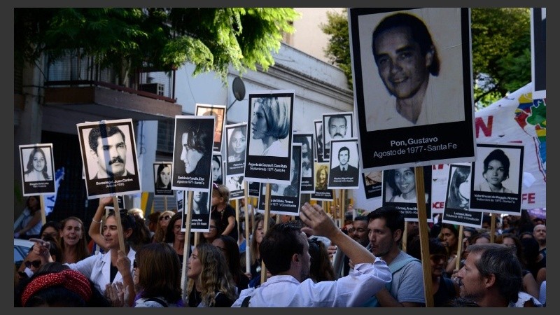 Otra manifestación multitudinaria por memoria, verdad y justicia.