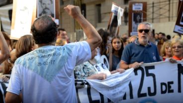 Otra manifestación multitudinaria por memoria, verdad y justicia.