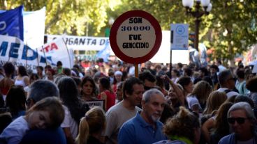 Otra manifestación multitudinaria por memoria, verdad y justicia.