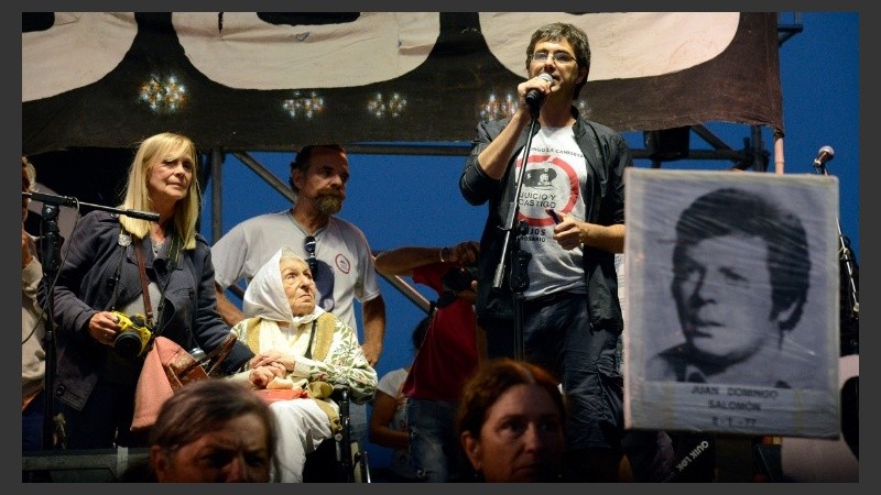 La jornada cerró con el tradicional acto frente al Monumento.