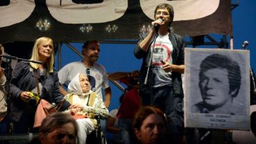 La jornada cerró con el tradicional acto frente al Monumento.