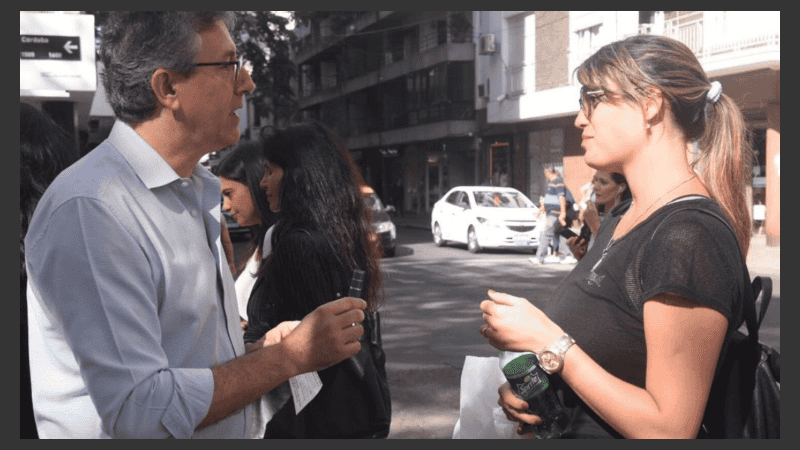 Más Varela entregó gas pimienta como parte de su campaña proselitista.