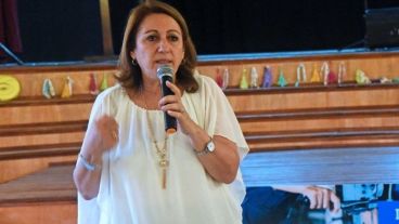 La intendenta salió al cruce de una polémica iniciativa.