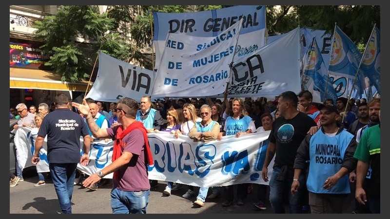En Rosario se marchó desde Lagos y Pellegrini hasta el Palacio de los Leones.