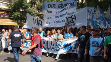 En Rosario se marchó desde Lagos y Pellegrini hasta el Palacio de los Leones.