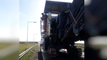 La refacción entre Roldán y Carcarañá comprenderá 22 kilómetros de fresado total de superficie con un refuerzo de 8 centímetros sobre el asfalto.