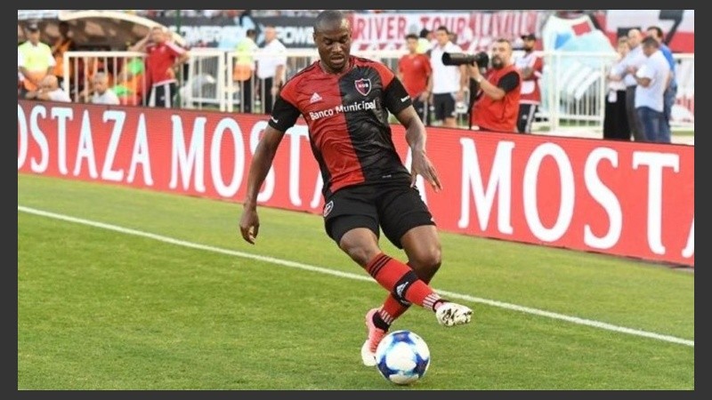 Leal vuelve a ser titular en Newell's.