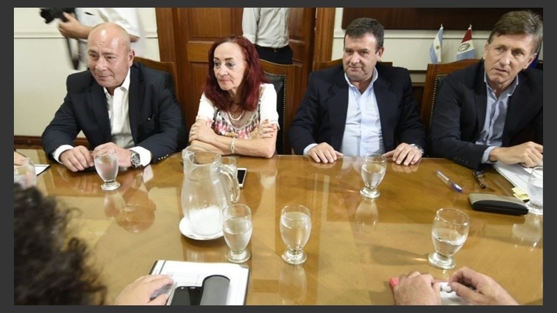 Los estatales de UPCN y ATE irán a la negociación este lunes.