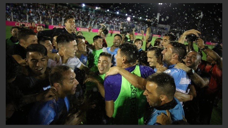 La Academia celebró a una fecha del final.