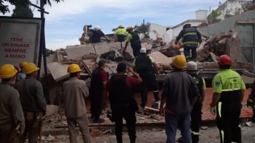 El desmoronamiento se produjo en el edificio lindero a una construcción.