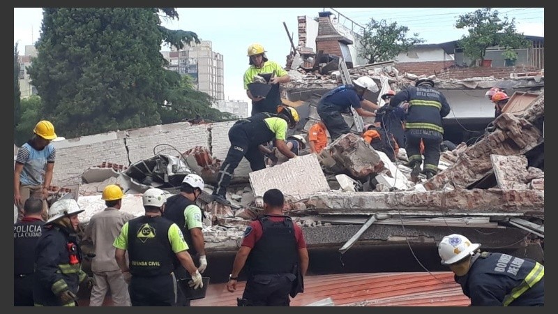 El desmoronamiento se produjo en el edificio lindero a una construcción.