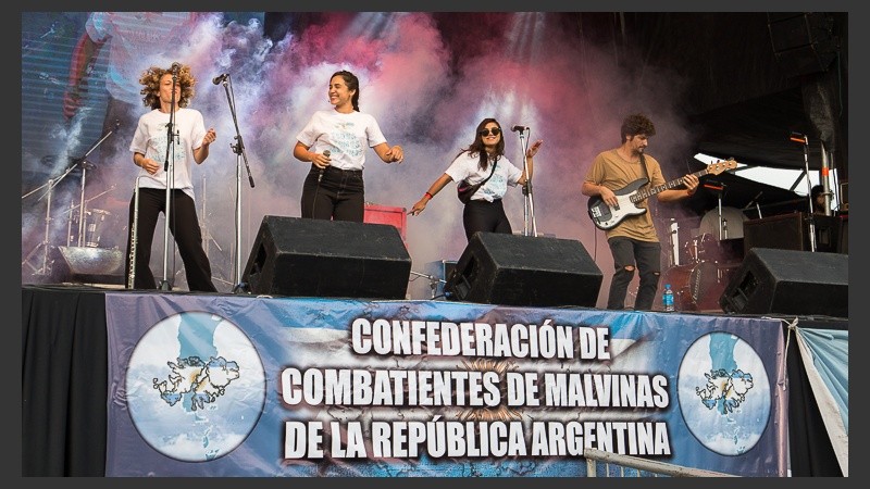 Shows musicales desde las 16 y hasta la medianoche. Peteco Carabajal, Mariela Carabajal, Bersuit Vergarabat, entre otros.