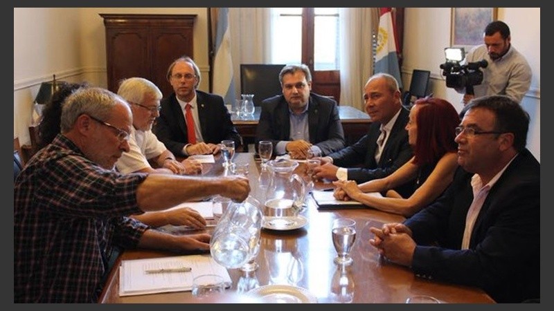 Los estatales mantuvieron una nueva reunión paritaria.