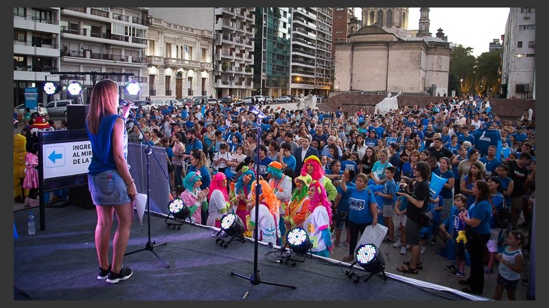El acto se realizó tras una caminata desde Córdoba y San Martín.