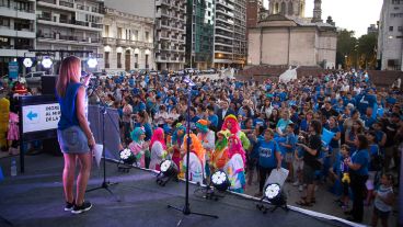 El acto se realizó tras una caminata desde Córdoba y San Martín.