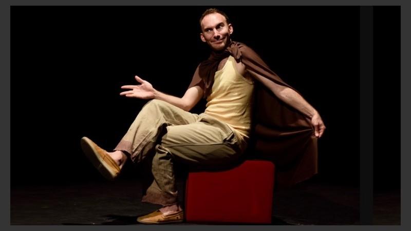 “El teatro es un verdadero instrumento de transformación social y humana, nuestra forma de comunicarnos con el mundo”, dijo Toia.