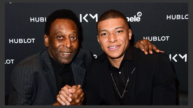 Pelé fue hospitalizado 