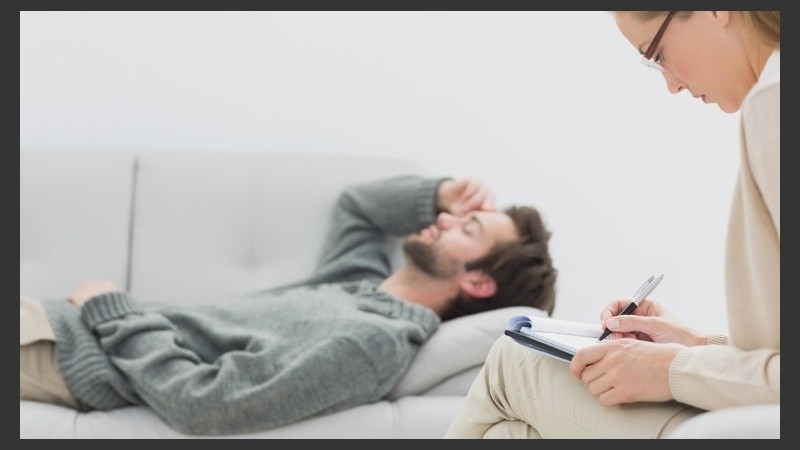 Esta profesión requiere de decenas de habilidades blandas, entre las que destacan las habilidades comunicativas, la capacidad de escucha y la empatía.