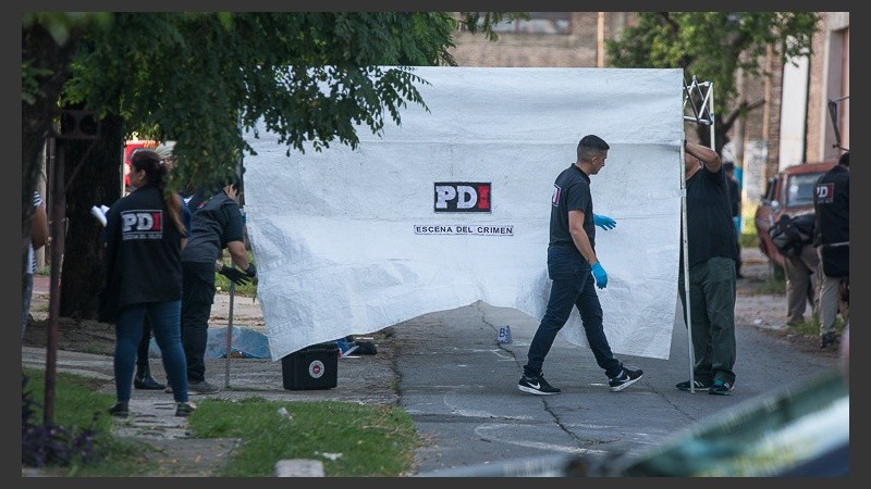 El asesinato ocurrió a las 6.30 de este jueves en Isaacs al 300 bis, a la altura de Vélez Sarsfield al 6700.