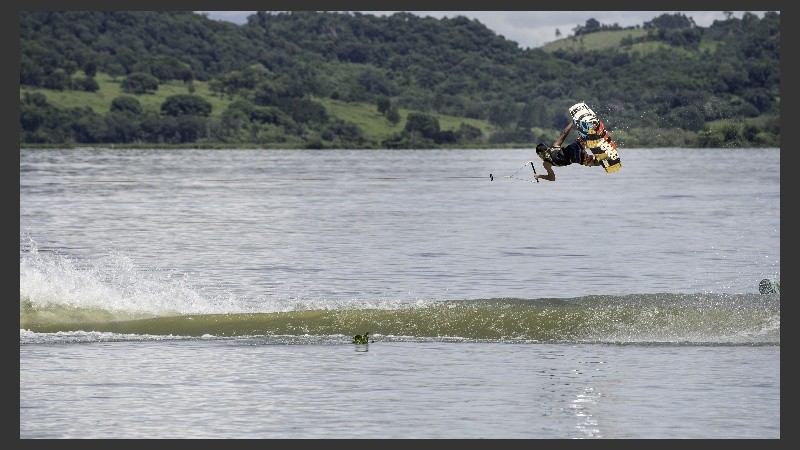 Para asistir al evento se puede llegar en embarcaciones privadas o taxis náuticos desde la florida o Costa alta.